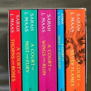 Sarah J. Maas Book Set - A Court of Thorns and Roses Series